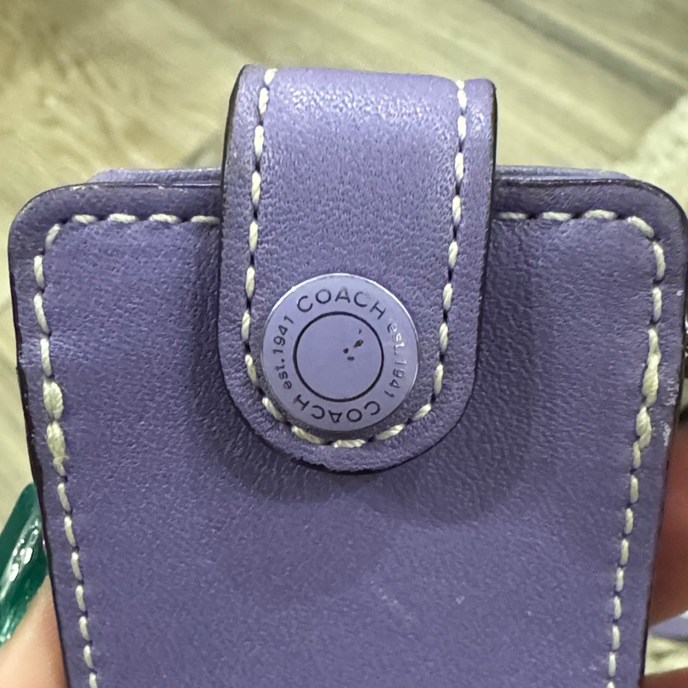 Coach iPod Nano purple leather case - Picture 6 of 9